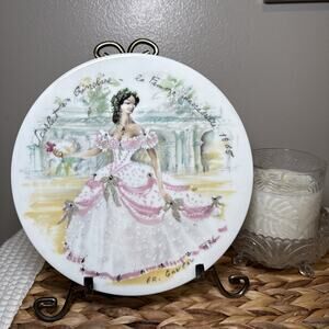 Limoges France Fr Ganeau 1976 Les Femmes Du Siecle Fine Porcelain Plate 8.5”